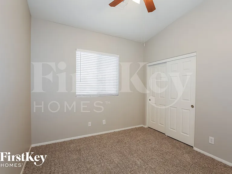 609 Fiesta Del Rey Ave — Photo 13