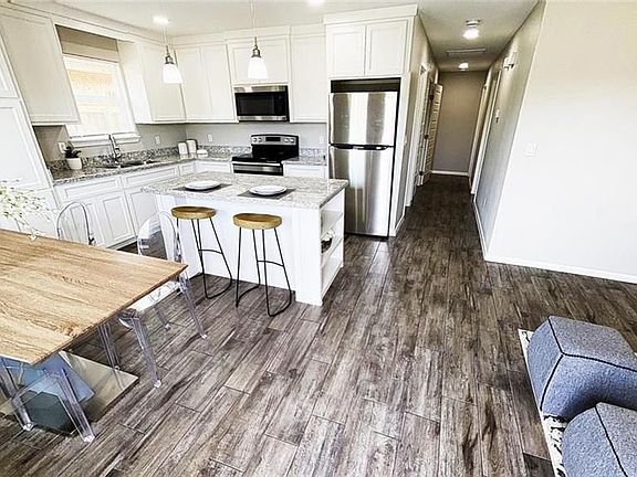 2nd image of 1412 Alta Vista Ave #2