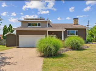 112 Golf Ln, Burlington, IA
