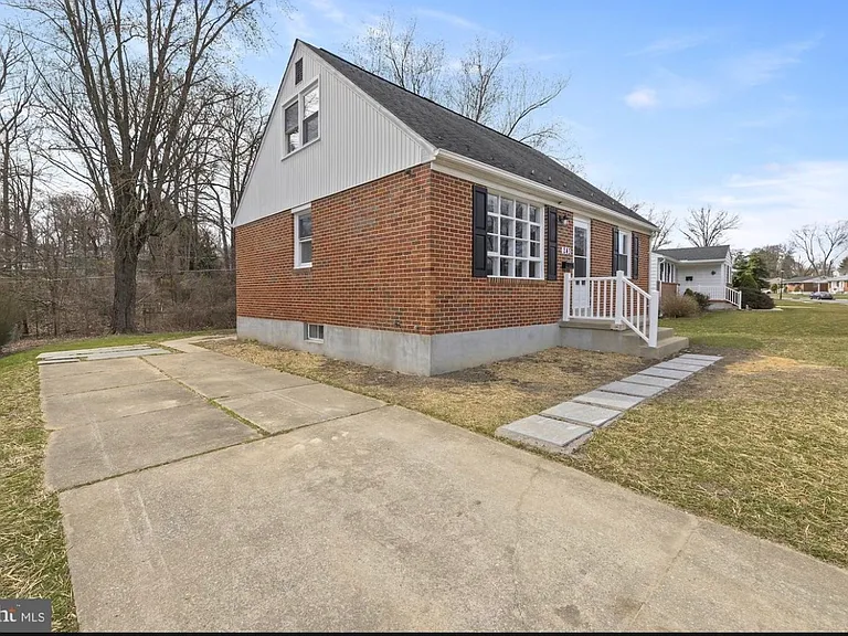 243 Highmeadow Rd — Photo 2