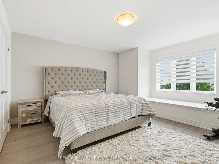 45 Dominion Cres — Photo 12
