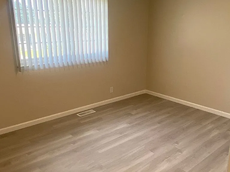 10944 Arctic Dr — Photo 9