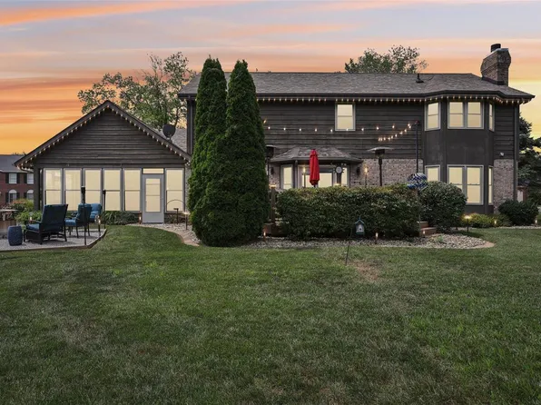209 Lake Lorraine Dr, Swansea, IL 62226