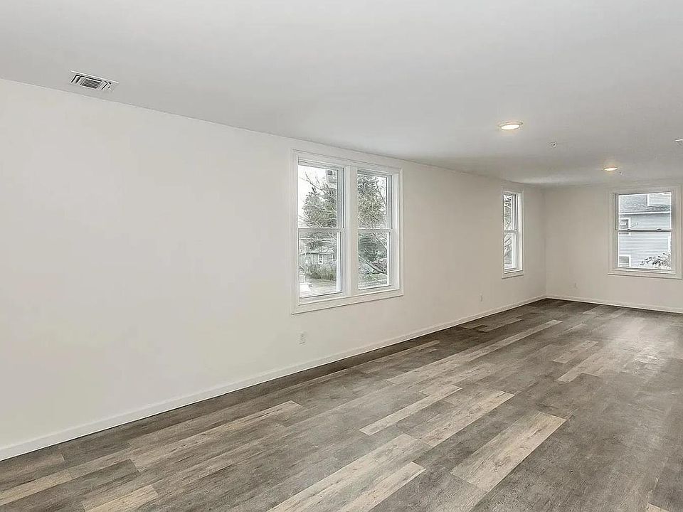 1st image of 43-53 Mineola Ave #4