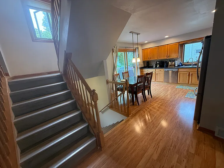 606 Samuel Dr — Photo 5