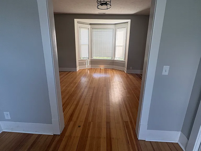 130 S Scott St — Photo 10
