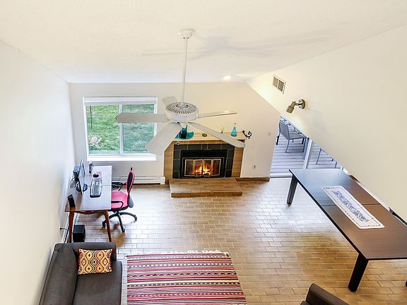 4th image of 76 Cornwall Cir