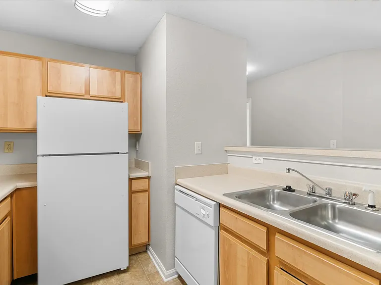 Stonebridge Apartments — Photo 26