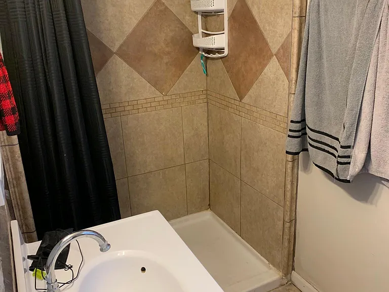 600 Evergreen St #1 — Photo 2