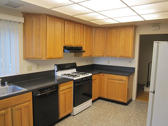 5th image of 10296 Alpine Dr APT A