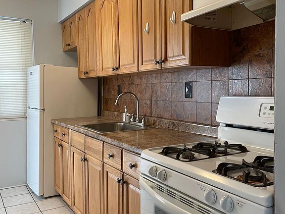 4th image of 570 E 234th St