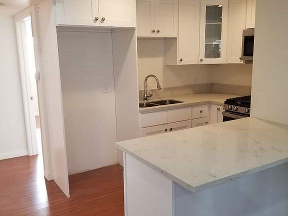 5th image of 4832 Rosewood Ave APT H