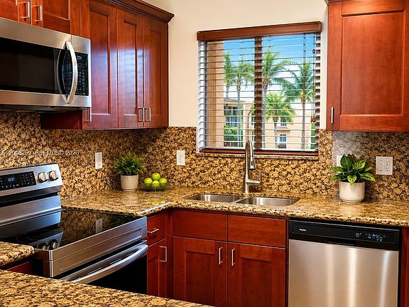 2nd image of 6235 Kendale Lakes Cir APT 239