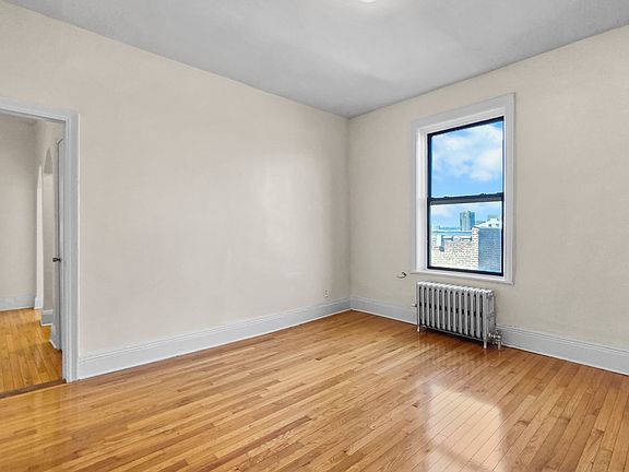 5th image of 3 Pinehurst Ave Unit 5I
