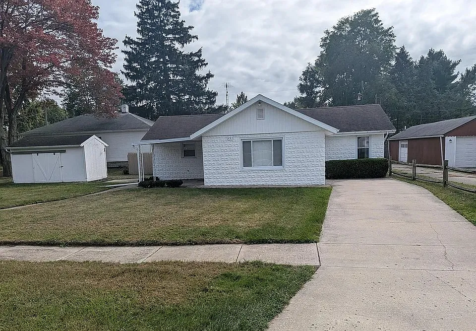 2 bed, 972 sqft, $1,195 — Photo 1