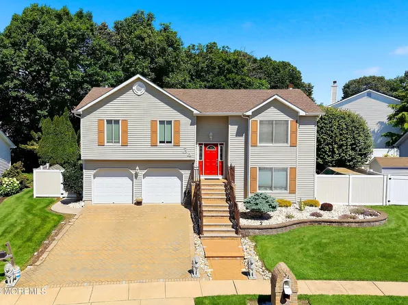 34 Bronia Street, Howell, NJ 07731