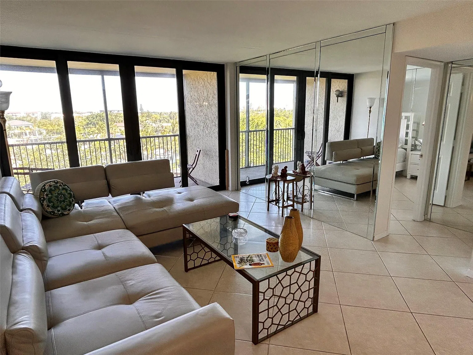 Boca Bayou Iv — Photo 2