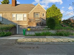 Light & Bright One Bedroom Duplex in SE!, Portland, OR 97202