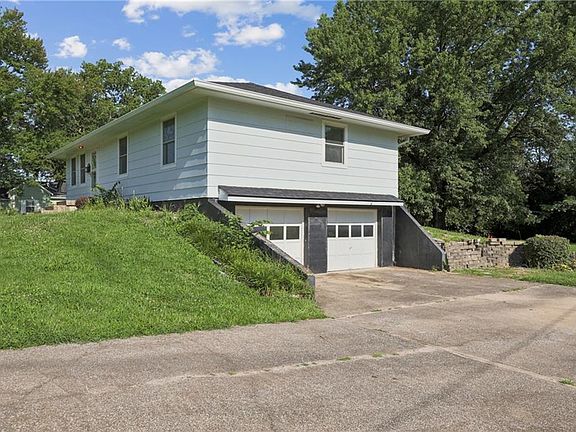 2nd image of 600 Alden St
