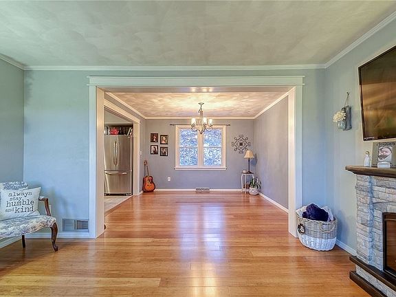 5th image of 712 Bar Harbor Dr