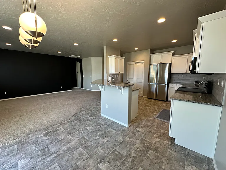 1271 W Lydia St — Photo 12