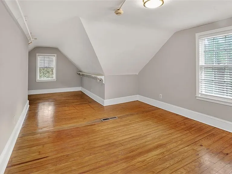 2728 Winburn Ter — Photo 11