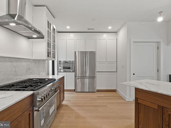 5th image of 706 Latona St Unit J