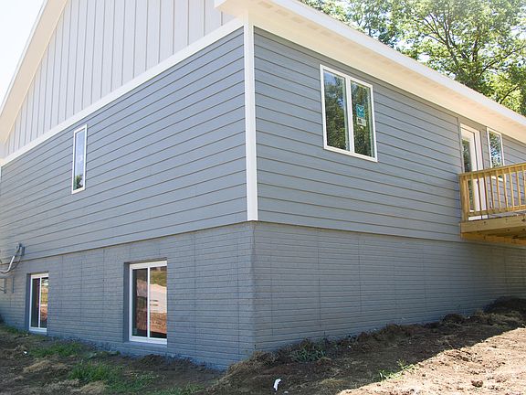 5th image of 102 S Kearney St