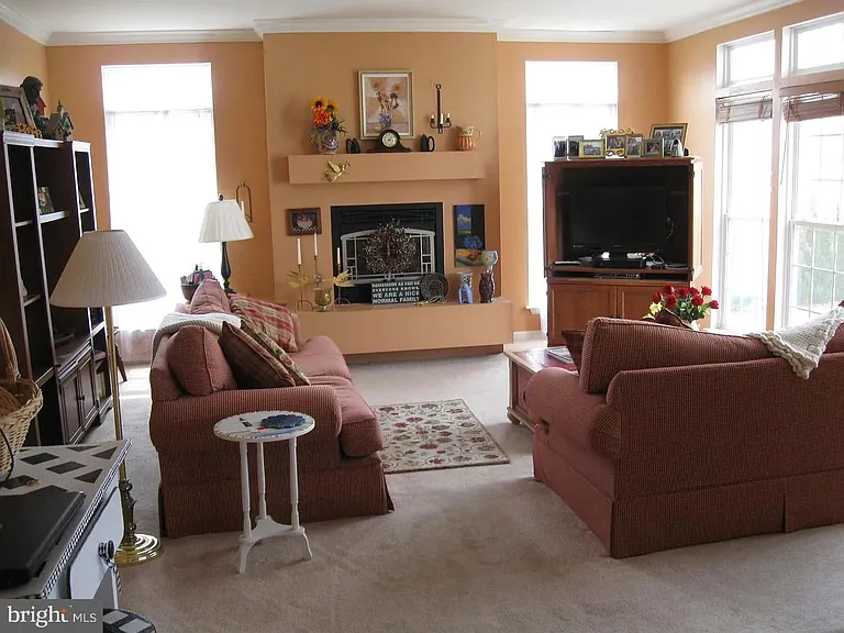 4055 Carrick Ct — Photo 2