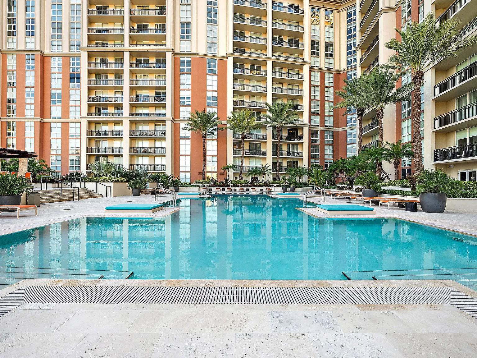 1 bed, 1.0 bath, 755 sqft, $3,900 — Photo 3