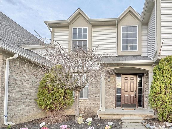 2nd image of 8279 Sherwood Dr