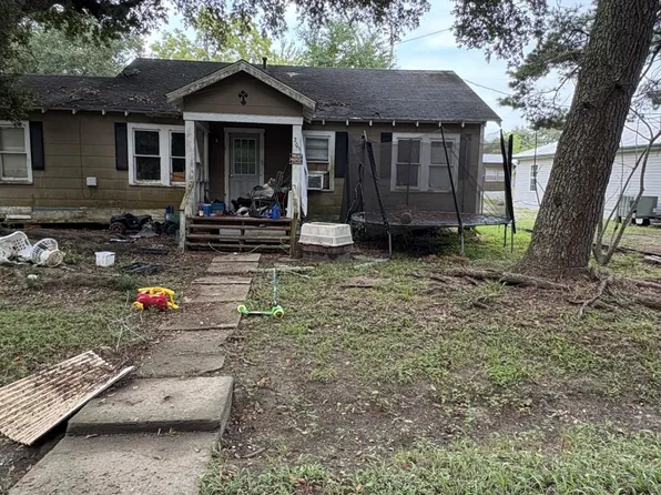 209 Hewitt St, Welsh, LA 70591