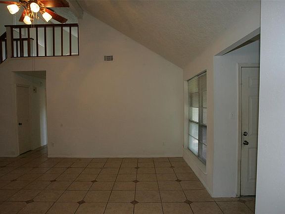 5th image of 5709 Village Green Dr