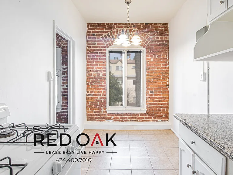 1405 S Berendo St #207 — Photo 2