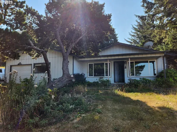 94074 Hilltop Dr, Gold Beach, OR 97444