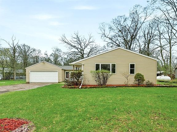 3rd image of 1213 Ervin Road
