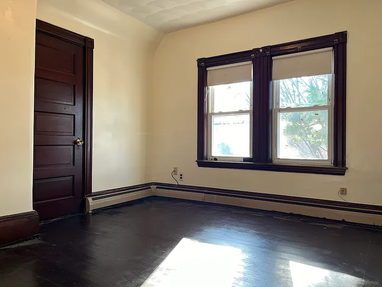 166-168 Elm St #3 — Photo 3