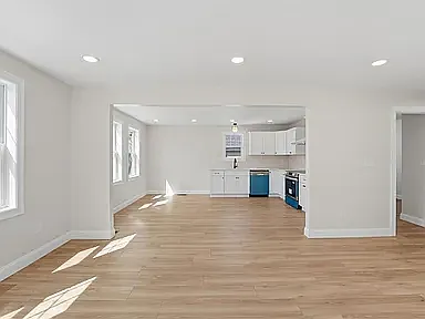 37 Webb St #1 — Photo 7