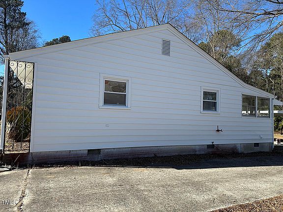 4th image of 2206 W Carver St