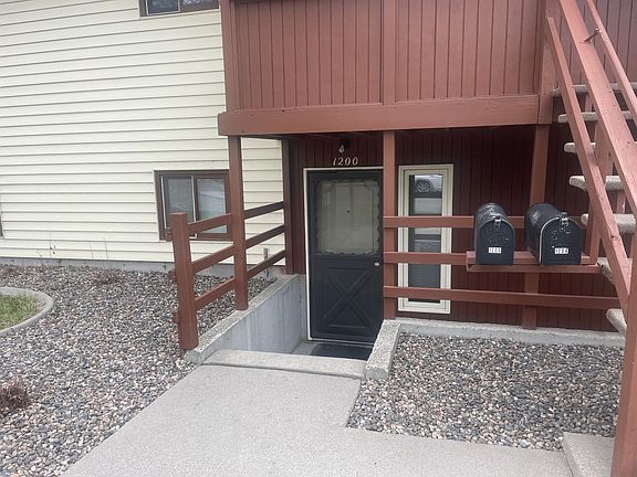 2nd image of 1200-1228 Yellowstone Ave