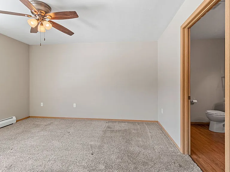 Charlotte Court Apartments — Photo 25