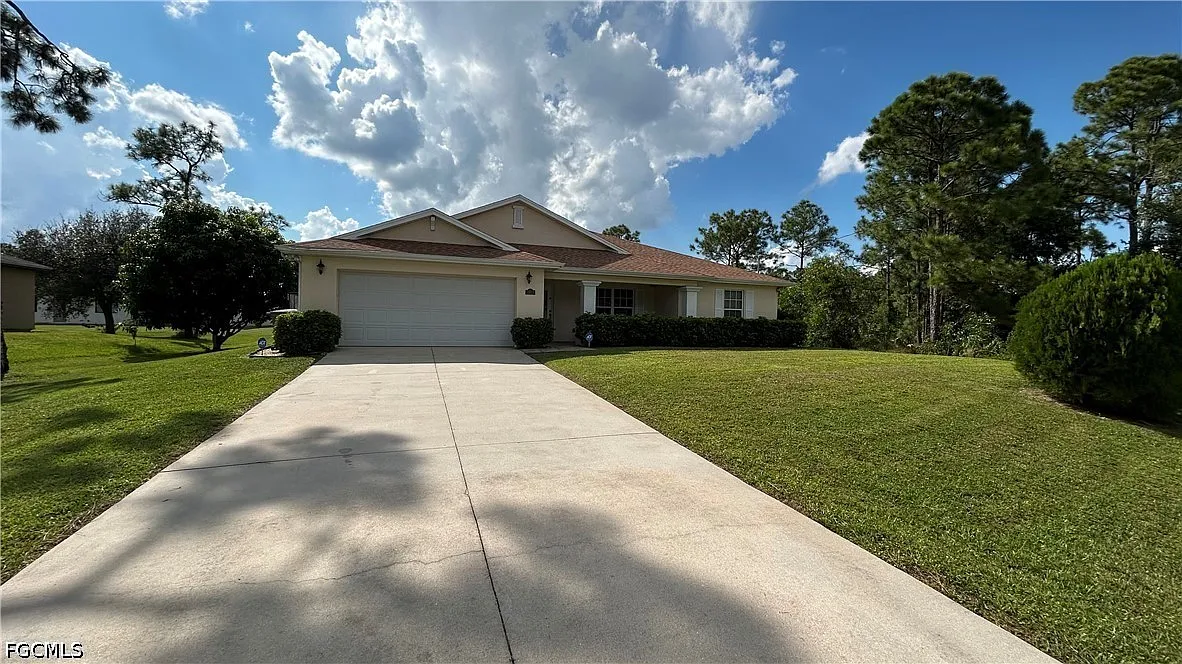 3 bed, 2.0 bath, 2007 sqft, $2,400 — Photo 1