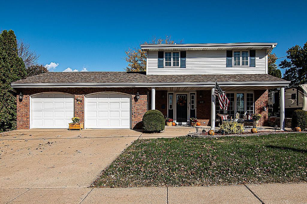 103 W Main St, Luxemburg, IA 52056 Zillow