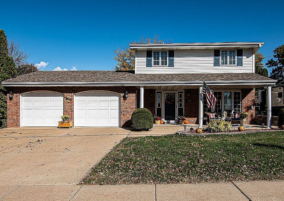 103 W Main St, Luxemburg, IA 52056 Zillow