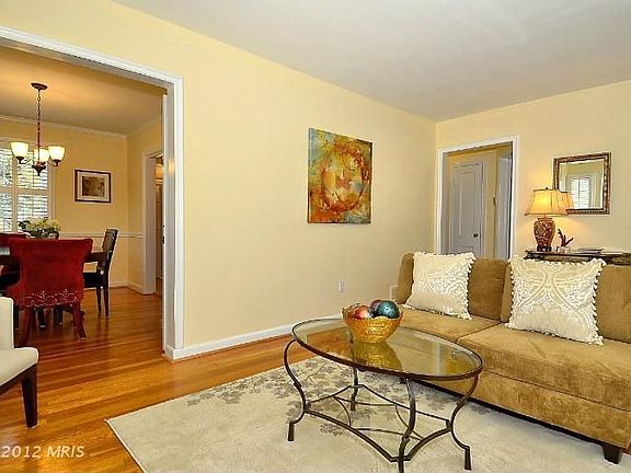 5th image of 7404 Elmwood Dr