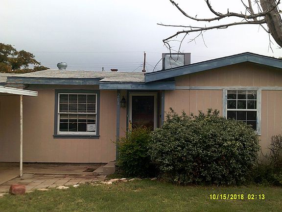 3rd image of 201 Holly Dr