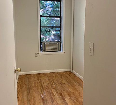 2nd image of 208 Thompson St APT 6