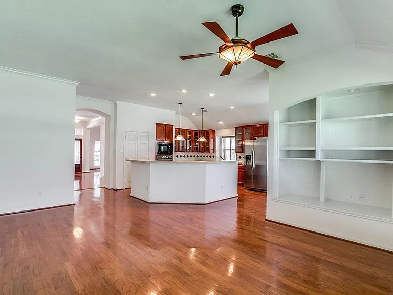 1718 Bumelia Ct — Photo 7