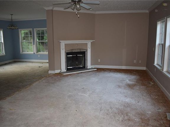 2nd image of 6250 Farmers Dr