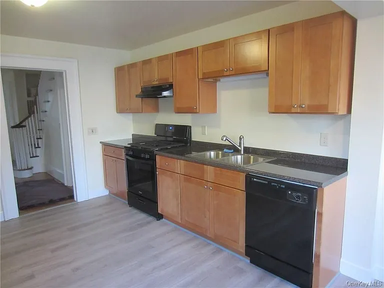 212 S Cherry St #2 — Photo 4